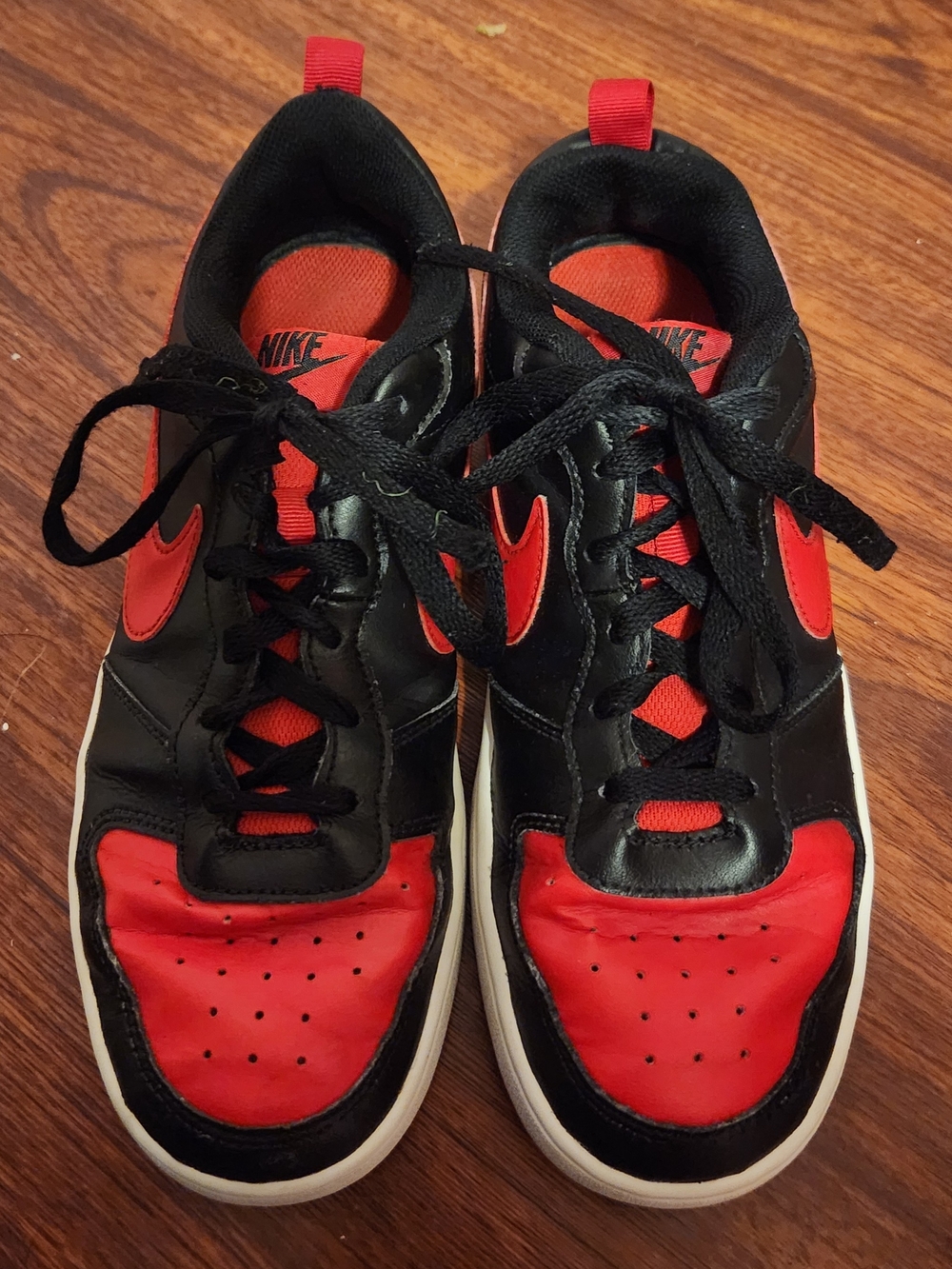 Nike Black & Red Low-Top Sneakers
